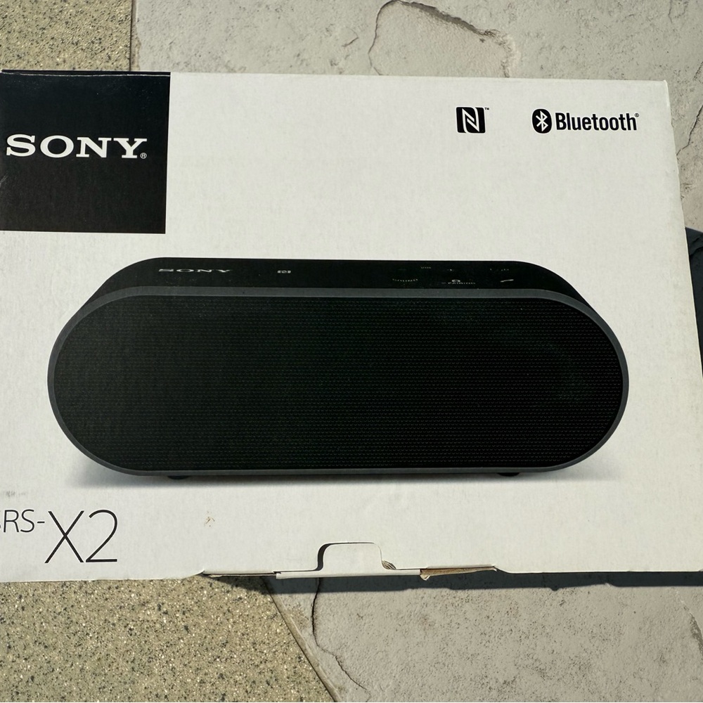 NWOT Sony SRS-X2 Black Portable Bluetooth Speaker